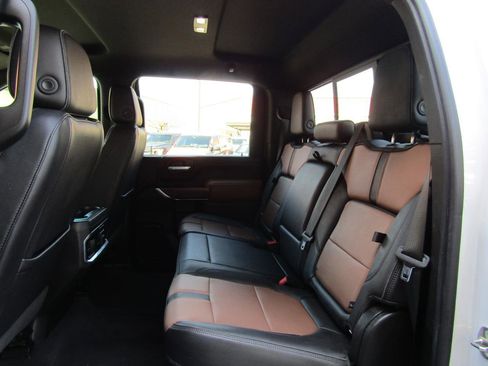 Used 2020 Chevrolet Silverado 3500 High Country image 10