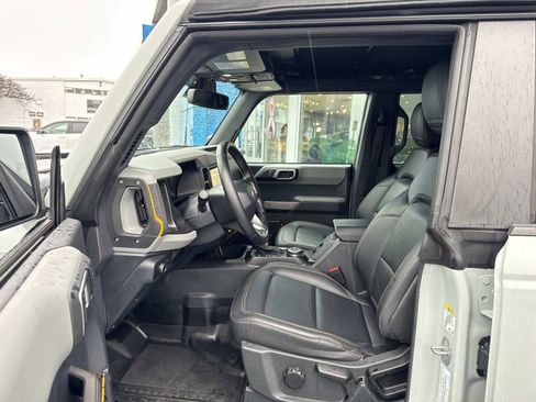 Used 2021 Ford Bronco Badlands image 17