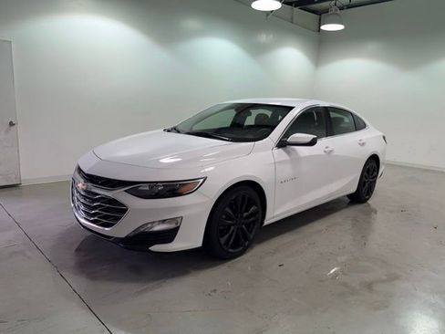 Certified 2022 Chevrolet Malibu LT image 3