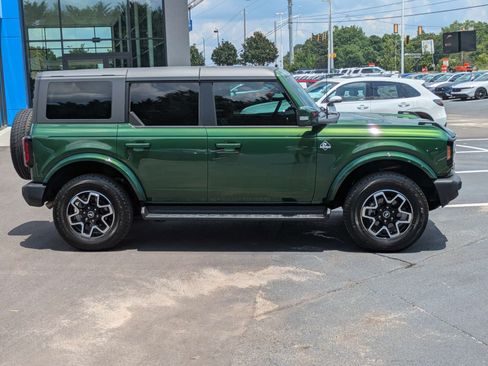 Used 2025 Ford Bronco Outer Banks AWD/4WD image 3