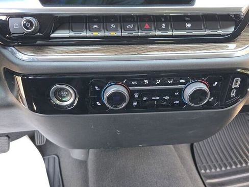 Used 2023 Chevrolet Silverado 1500 LT image 21