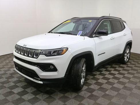 Used 2022 Jeep Compass Limited w/ Sun and Sound Group AWD/4WD image 5