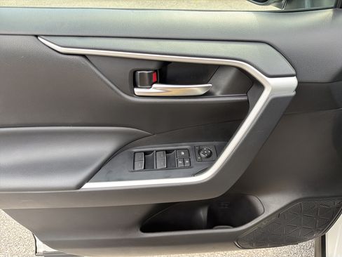 Certified 2025 Toyota RAV4 XLE FWD image 19
