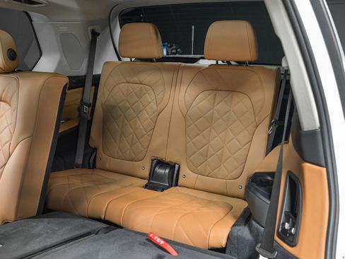 Used 2024 BMW X7 xDrive40i w/ Premium Package image 29