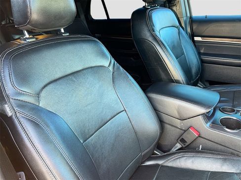 Used 2019 Ford Explorer Limited w/ Class III Trailer Tow Package image 29