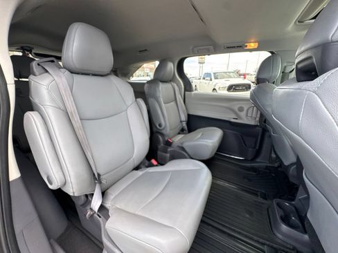 Used 2021 Toyota Sienna XLE w/ XLE Plus Package AWD/4WD image 37