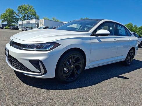 New 2026 Volkswagen Jetta SE FWD image 2