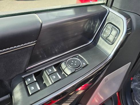 Used 2025 Ford F150 Lightning Platinum image 17