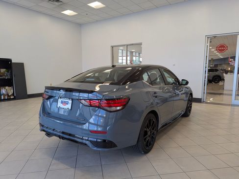 New 2025 Nissan Sentra SR w/ Midnight Edition image 3