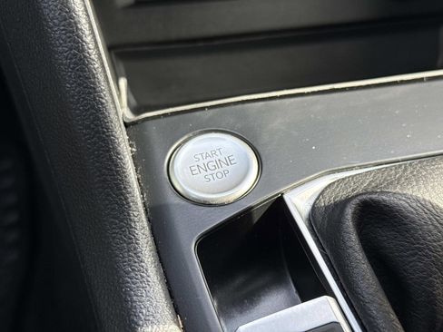 Used 2022 Volkswagen Taos SE image 20