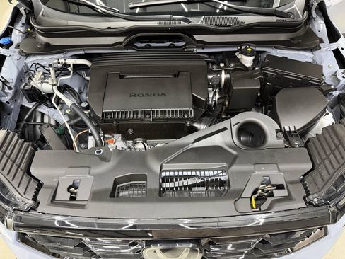 Used 2025 Honda Pilot Sport image 7