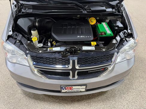 Used 2017 Dodge Grand Caravan SE FWD image 47