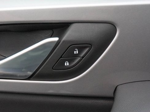 Used 2025 Chevrolet Blazer LT FWD image 15