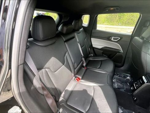 Used 2025 Jeep Compass Limited AWD/4WD image 27