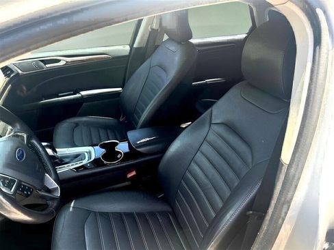 Used 2016 Ford Fusion SE w/ Equipment Group 202A image 26