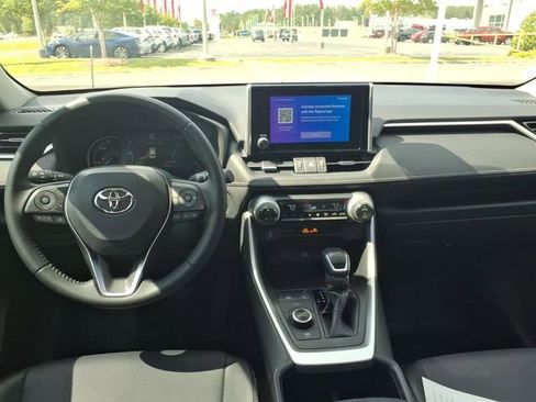 Used 2025 Toyota RAV4 XLE Premium image 10
