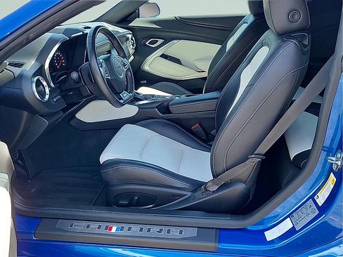 Used 2018 Chevrolet Camaro SS RWD image 12