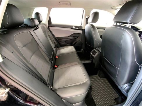 Used 2022 Volkswagen Taos SE image 20