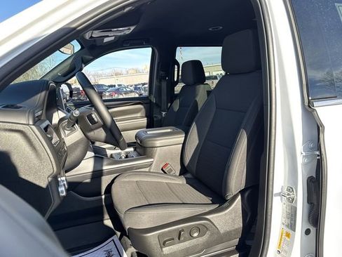 Used 2024 GMC Yukon SLE w/ LPO, Floor Liner Package image 19