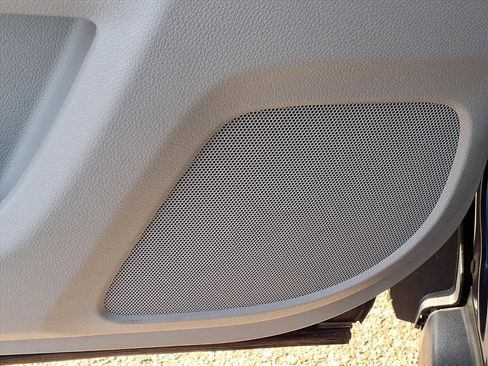 Used 2017 Honda Pilot Touring image 16