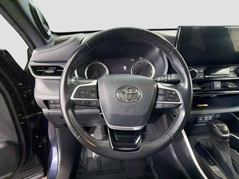 Used 2023 Toyota Highlander XSE AWD/4WD image 13