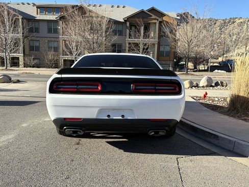 Used 2019 Dodge Challenger R/T w/ Driver Convenience Group image 9
