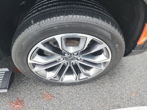 Used 2022 Jeep Grand Wagoneer Series III image 8