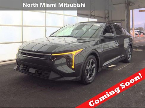 Used 2025 Kia K4 LXS image 1