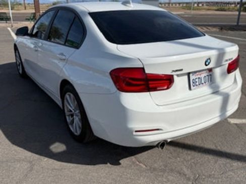 Used 2018 BMW 320i xDrive Sedan image 4