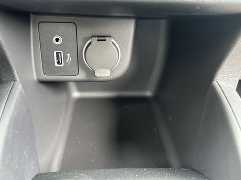 New 2025 Nissan Kicks Play S image 6