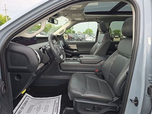 Used 2025 Ford Expedition Active AWD/4WD image 21
