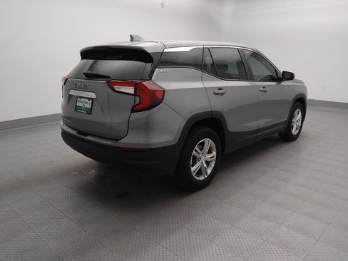 Used 2024 GMC Terrain SLE FWD image 10