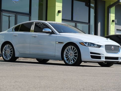 Used 2017 Jaguar XE First Edition image 5