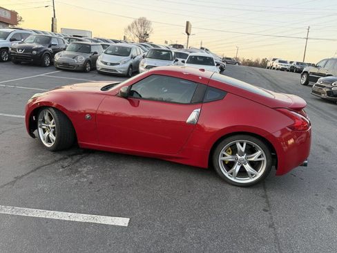 Used 2009 Nissan 370Z Touring w/ Sport Pkg image 4