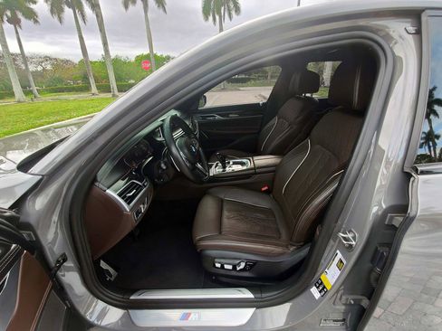 Used 2020 BMW 750i xDrive w/ Executive Package AWD/4WD image 30