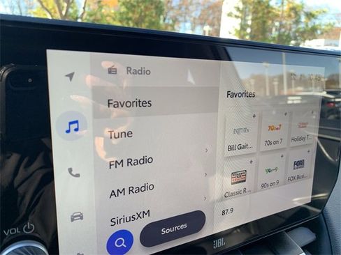 Used 2025 Toyota RAV4 Limited image 24