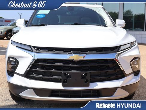 Used 2023 Chevrolet Blazer LT w/ Sound & Technology Package FWD image 8