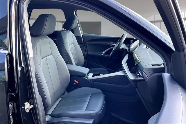 Used 2025 Audi Q5 Premium w/ Convenience Package AWD/4WD image 29