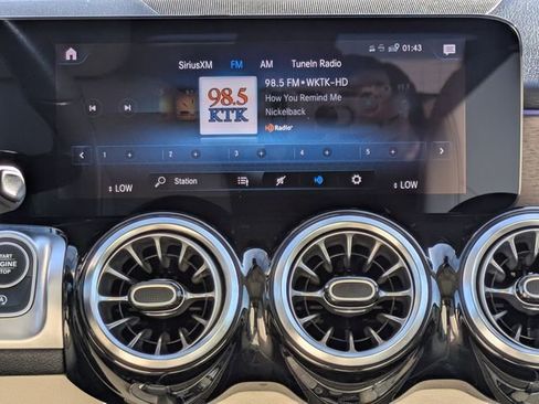 Used 2023 Mercedes-Benz GLB 250 image 18