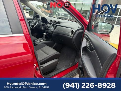 Used 2017 Nissan Rogue S AWD/4WD image 8