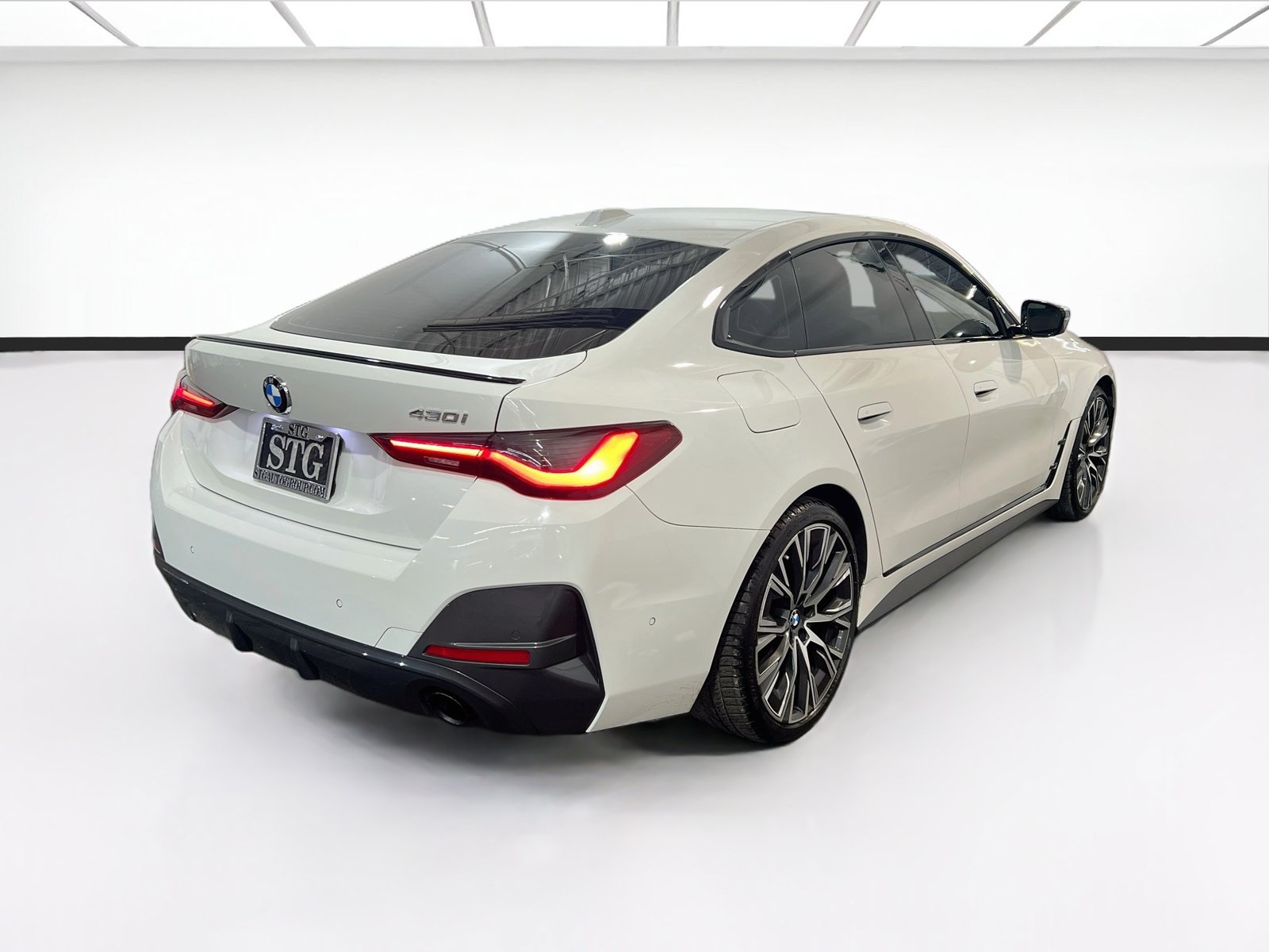 Used 2023 BMW 430i Gran Coupe w/ M Sport Package RWD image 4