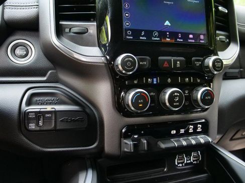 Used 2022 RAM 2500 Laramie AWD/4WD image 18