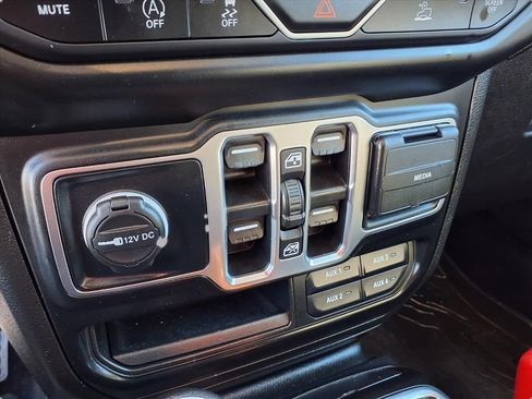 Used 2022 Jeep Gladiator Willys image 9