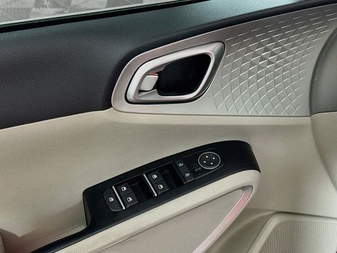 Used 2022 Kia Soul LX FWD image 15