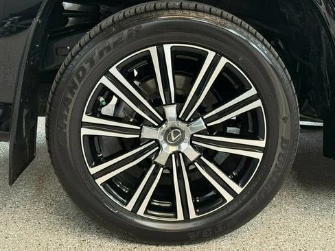 Used 2021 Lexus LX 570 4WD w/ Luxury Package image 30