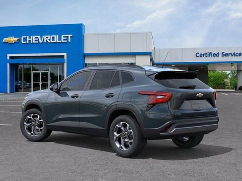 New 2026 Chevrolet Trax LT w/ Driver Confidence Package FWD image 3