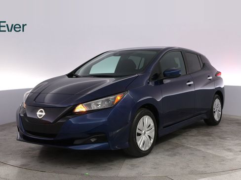 Used 2025 Nissan Leaf S FWD image 2