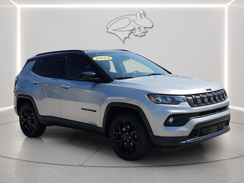 Used 2022 Jeep Compass Latitude AWD/4WD image 6