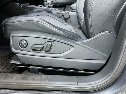 Used 2018 Audi Q5 Prestige w/ Prestige Package image 23