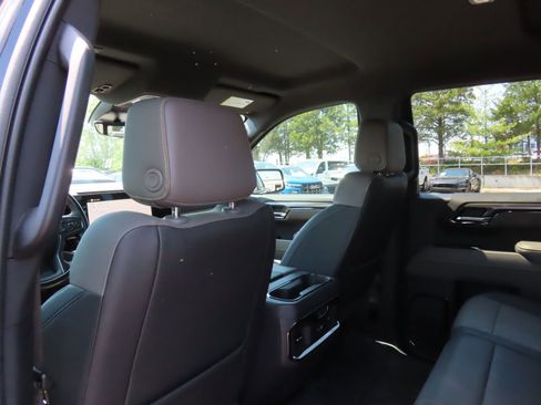 Used 2022 Chevrolet Silverado 1500 ZR2 w/ Technology Package AWD/4WD image 34